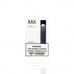 Устройство для вейпа JUUL в черном цвете в упаковке с предупреждением о содержании никотина